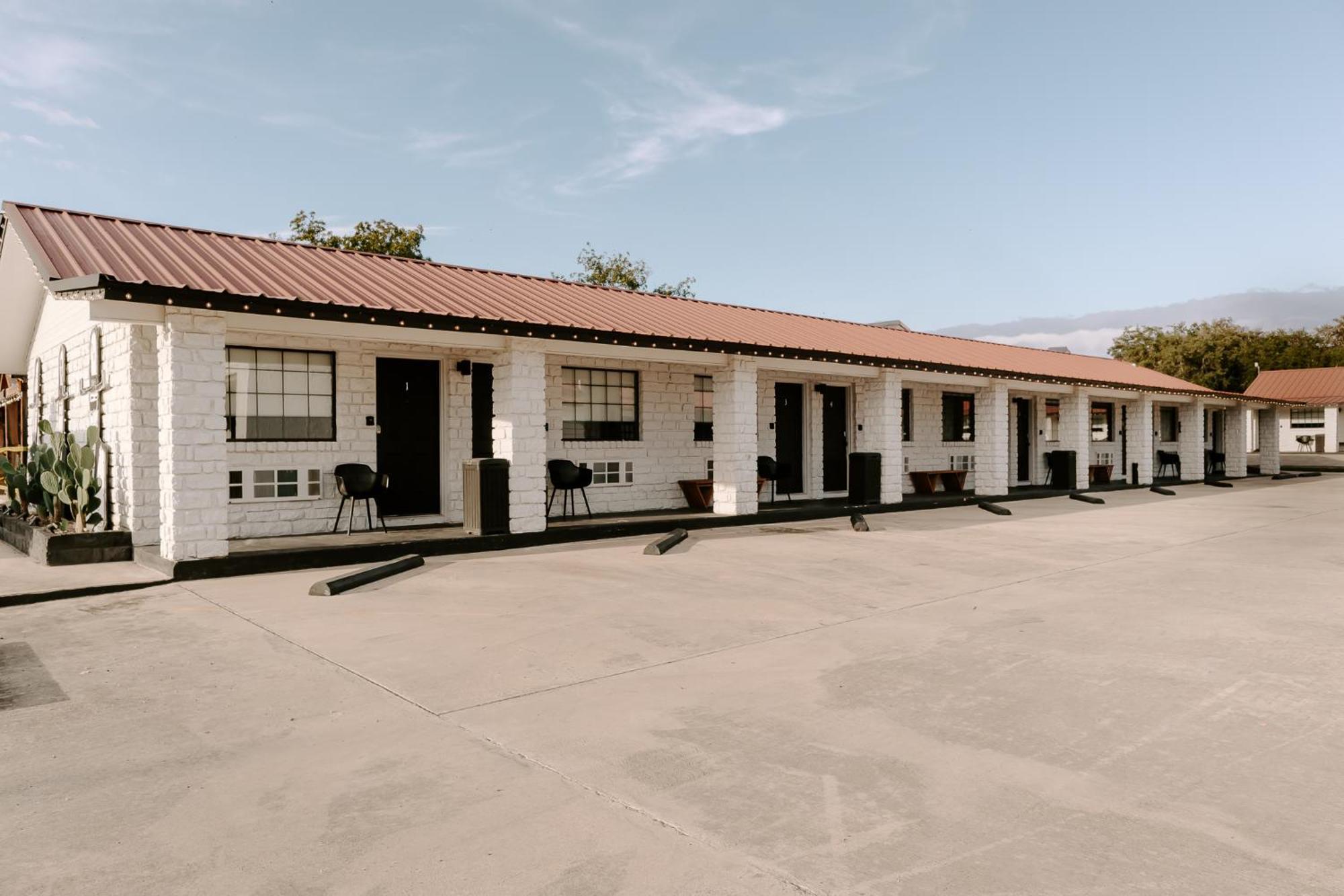 The Cowboy Motel Camp Wood Ngoại thất bức ảnh